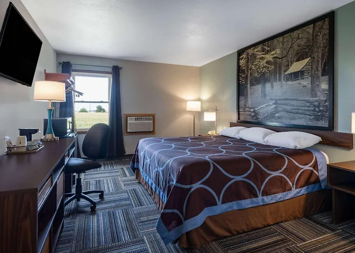 Super 8 By Wyndham Hotel