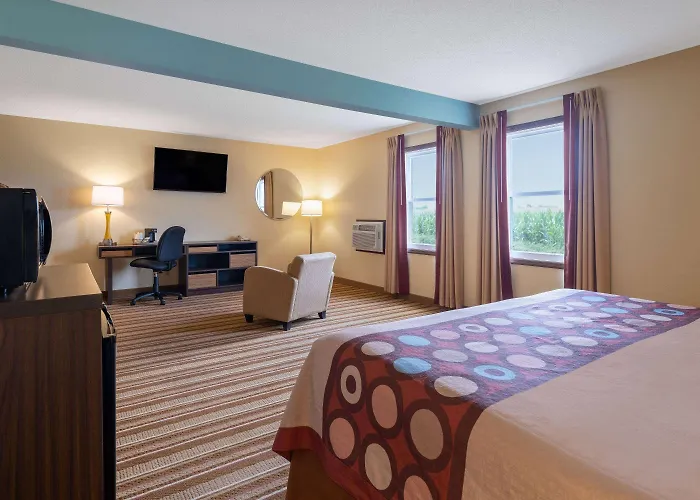 Super 8 By Wyndham Hotel 2*