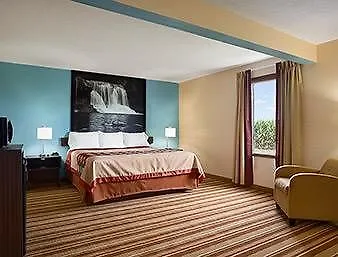 Super 8 By Wyndham 2*