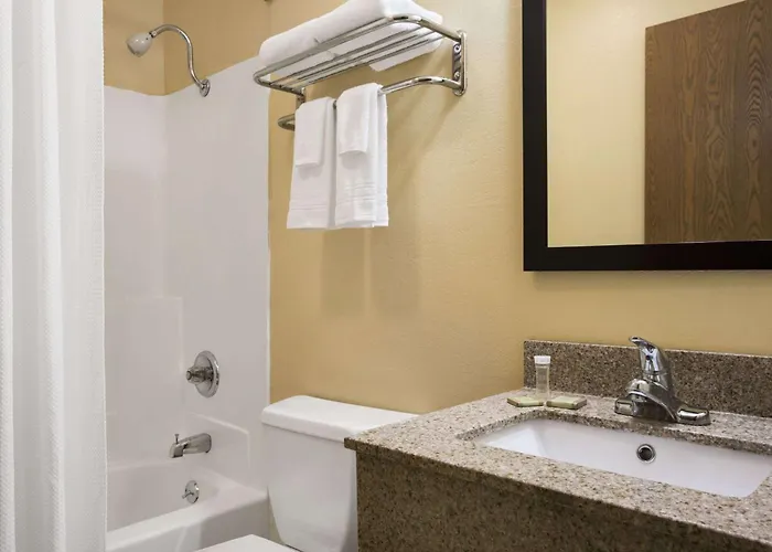 Super 8 By Wyndham Mattoon