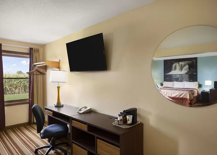Hotel Super 8 By Wyndham 2*