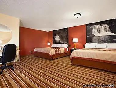 Super 8 By Wyndham Hotel 2*
